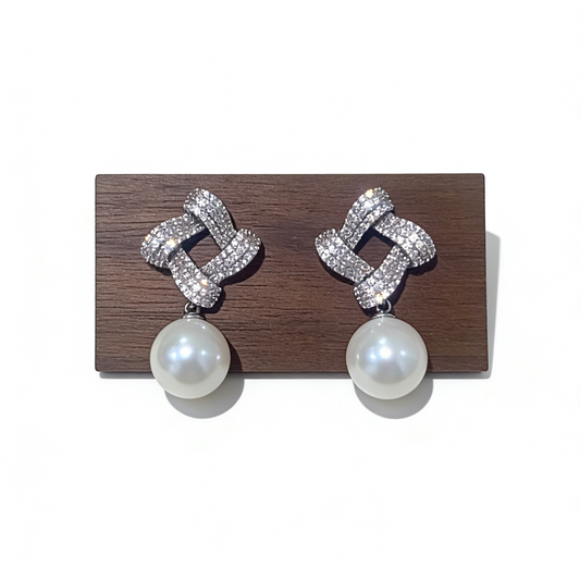 Elegant Knot Pearl Earrings