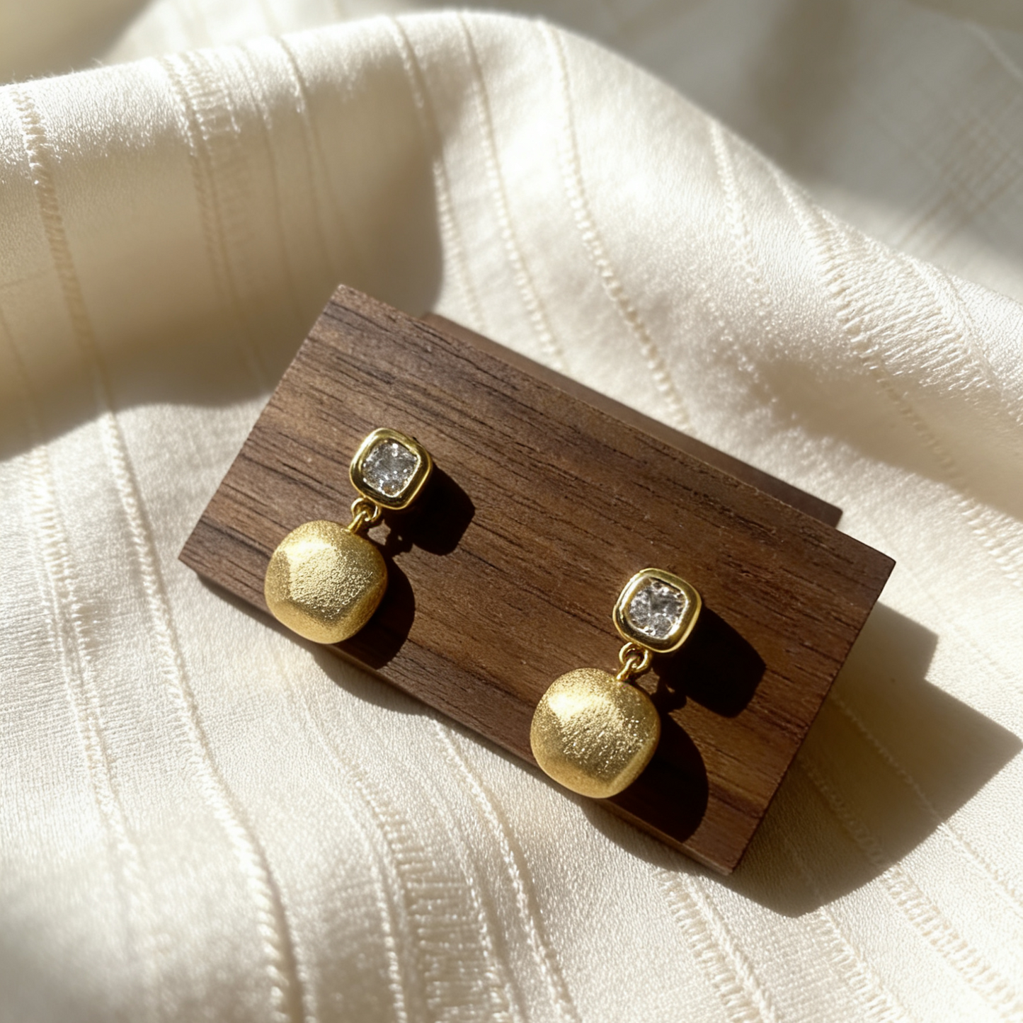 Simple square pendant earrings